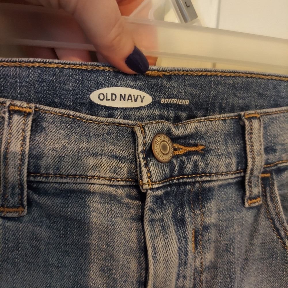 Old Navy Distressed Boyfriend Shorts size 4 - Picture 2 of 6